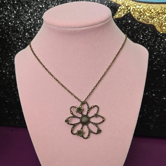 Custom made Elegant Bronze Flower Pendant Necklace - Picture 1 of 2